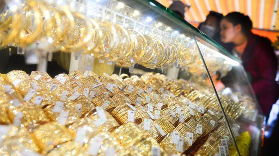 Vàng trong nước xác lập đỉnh mới, hơn 42 triệu đồng/lượng